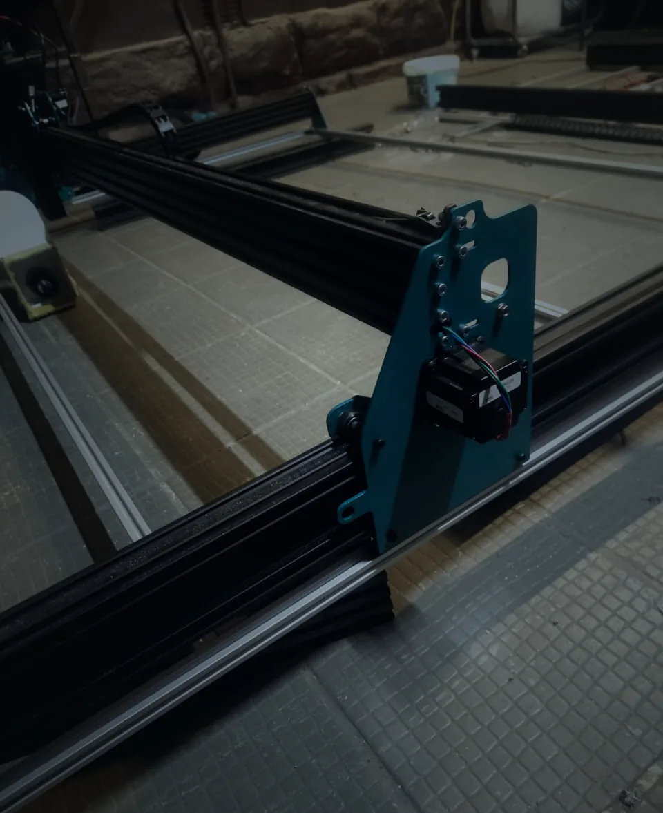 Y rail and side plate